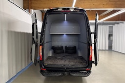 musta Mercedes-Benz Sprinter 2022 kuva 30.