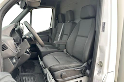 valkoinen Mercedes-Benz Sprinter 2022 kuva 8.