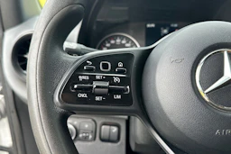 valkoinen Mercedes-Benz Sprinter 2022 kuva 12.