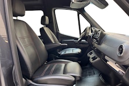 musta Mercedes-Benz Sprinter 2022 kuva 8.