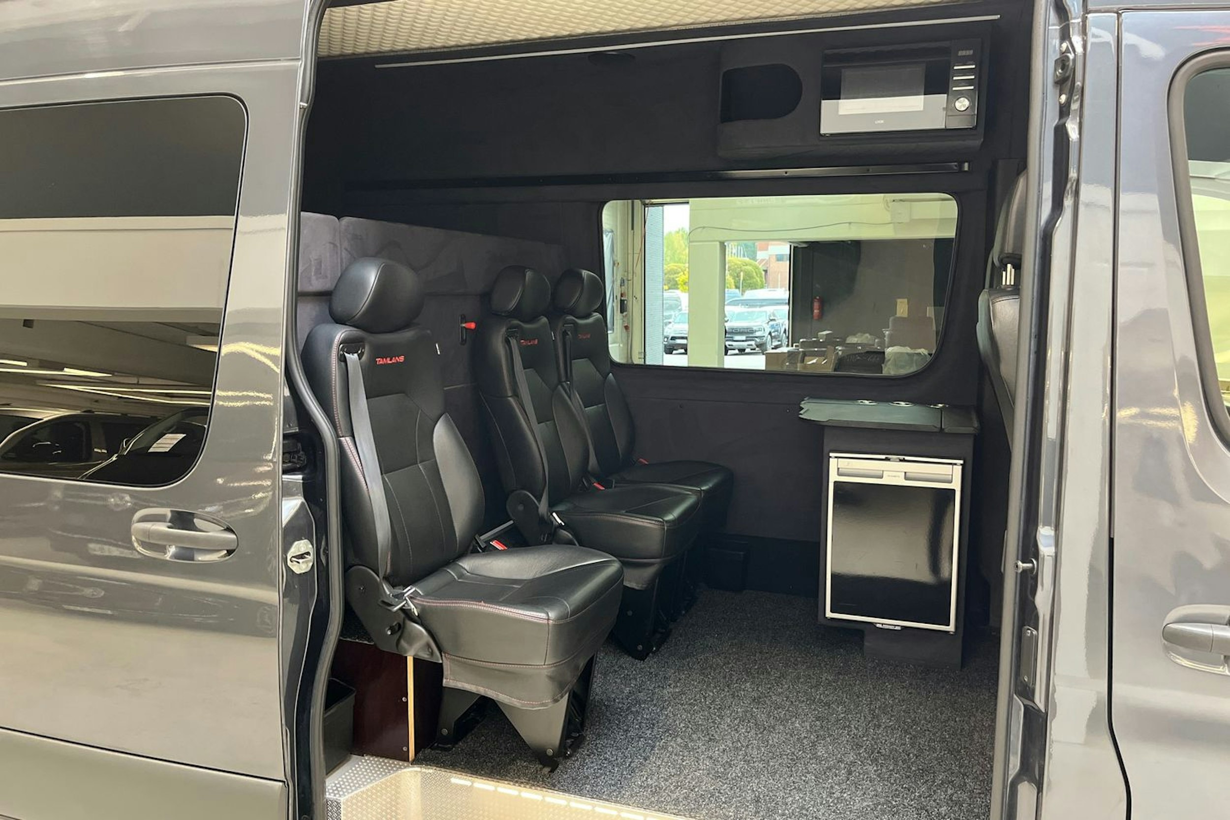 musta Mercedes-Benz Sprinter 2022 kuva 10.