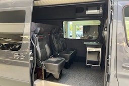musta Mercedes-Benz Sprinter 2022 kuva 10.