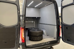 musta Mercedes-Benz Sprinter 2022 kuva 13.