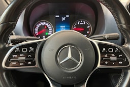 musta Mercedes-Benz Sprinter 2022 kuva 16.