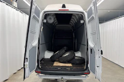 valkoinen Mercedes-Benz Sprinter 2022 kuva 18.