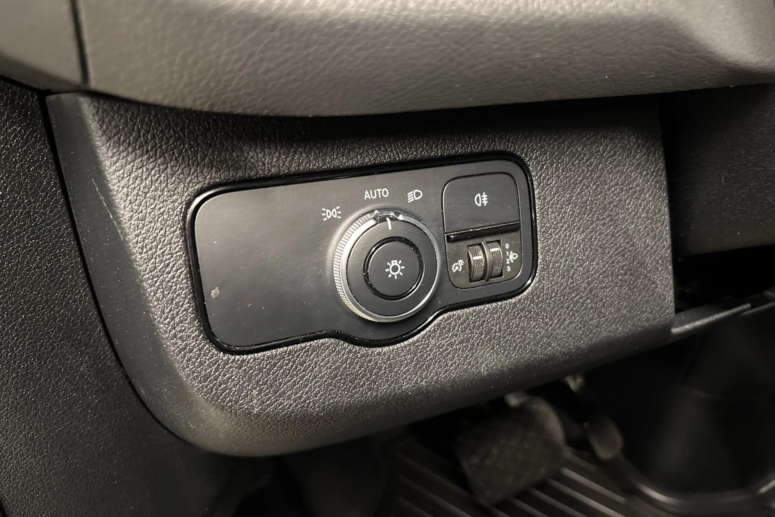 valkoinen Mercedes-Benz Sprinter 2022 kuva 22.