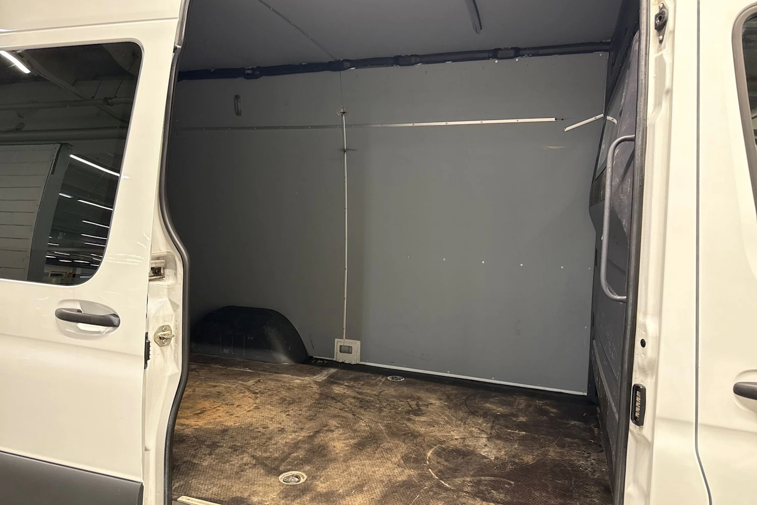 valkoinen Mercedes-Benz Sprinter 2022 kuva 13.