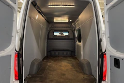 valkoinen Mercedes-Benz Sprinter 2022 kuva 15.