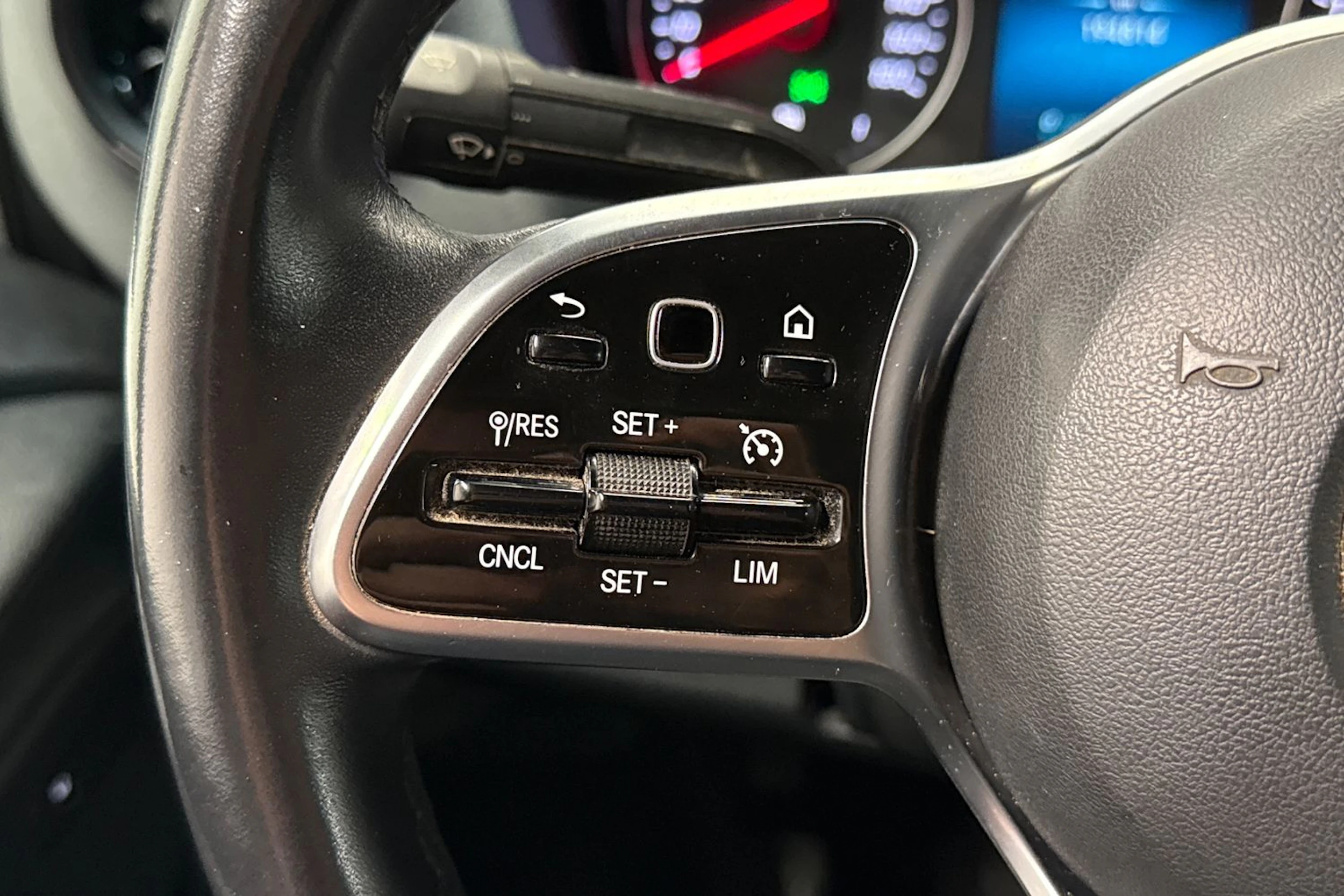 valkoinen Mercedes-Benz Sprinter 2022 kuva 17.