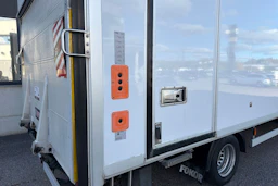 valkoinen Mercedes-Benz Sprinter 2022 kuva 16.