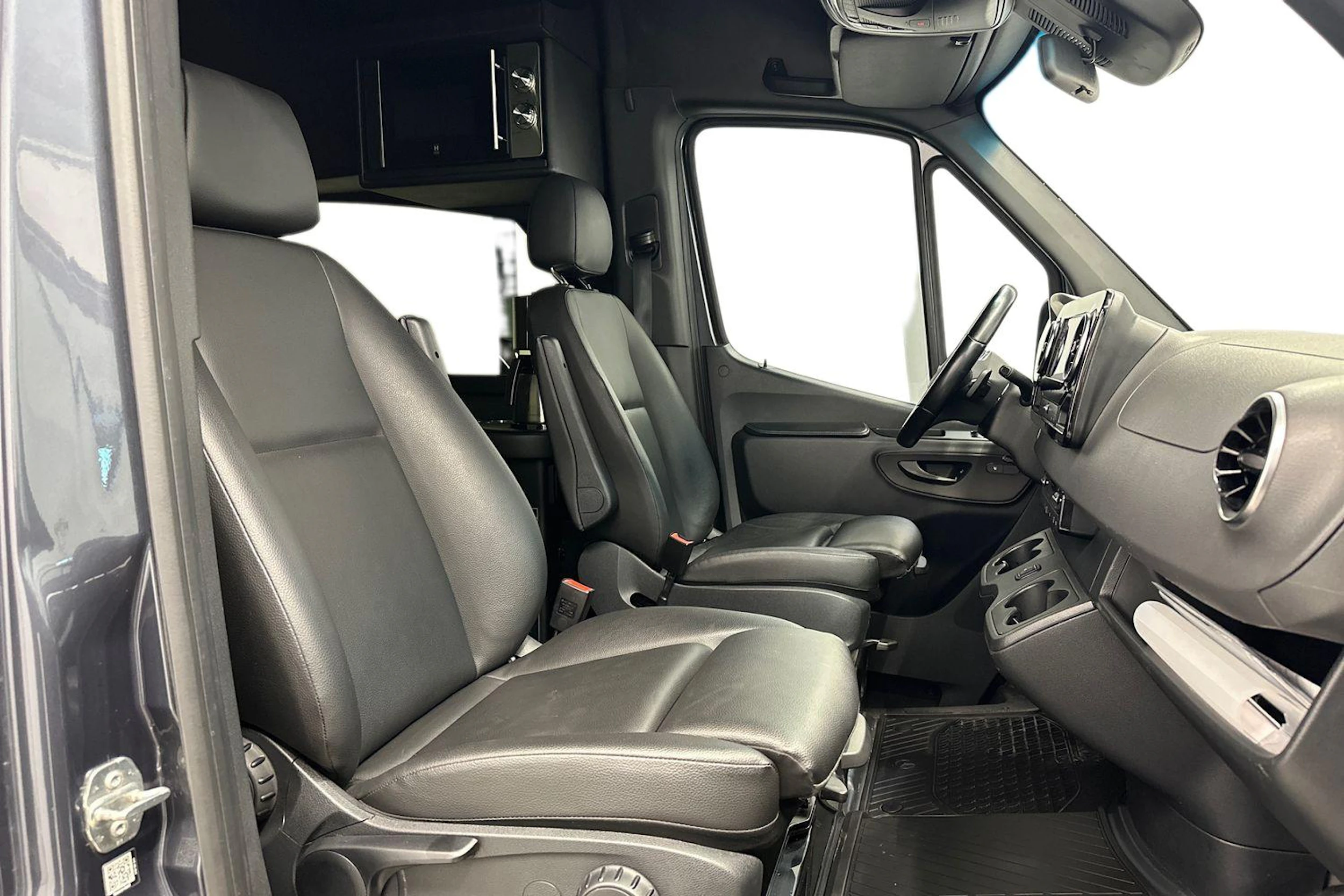 Harmaa Mercedes-Benz Sprinter 2022 kuva 8.