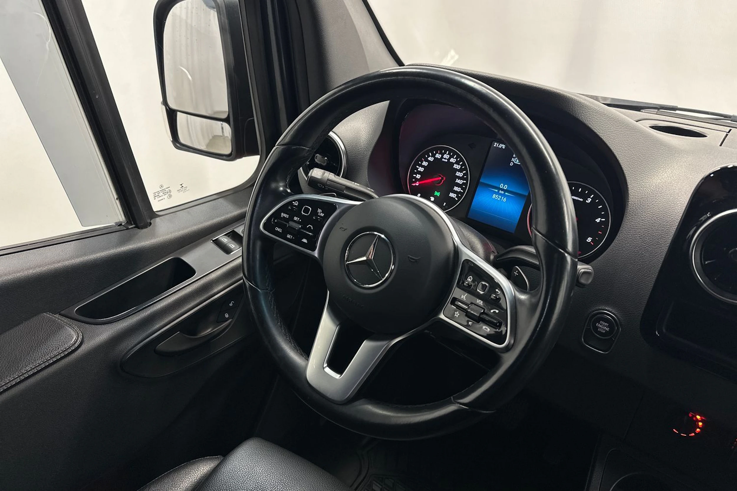 Harmaa Mercedes-Benz Sprinter 2022 kuva 10.