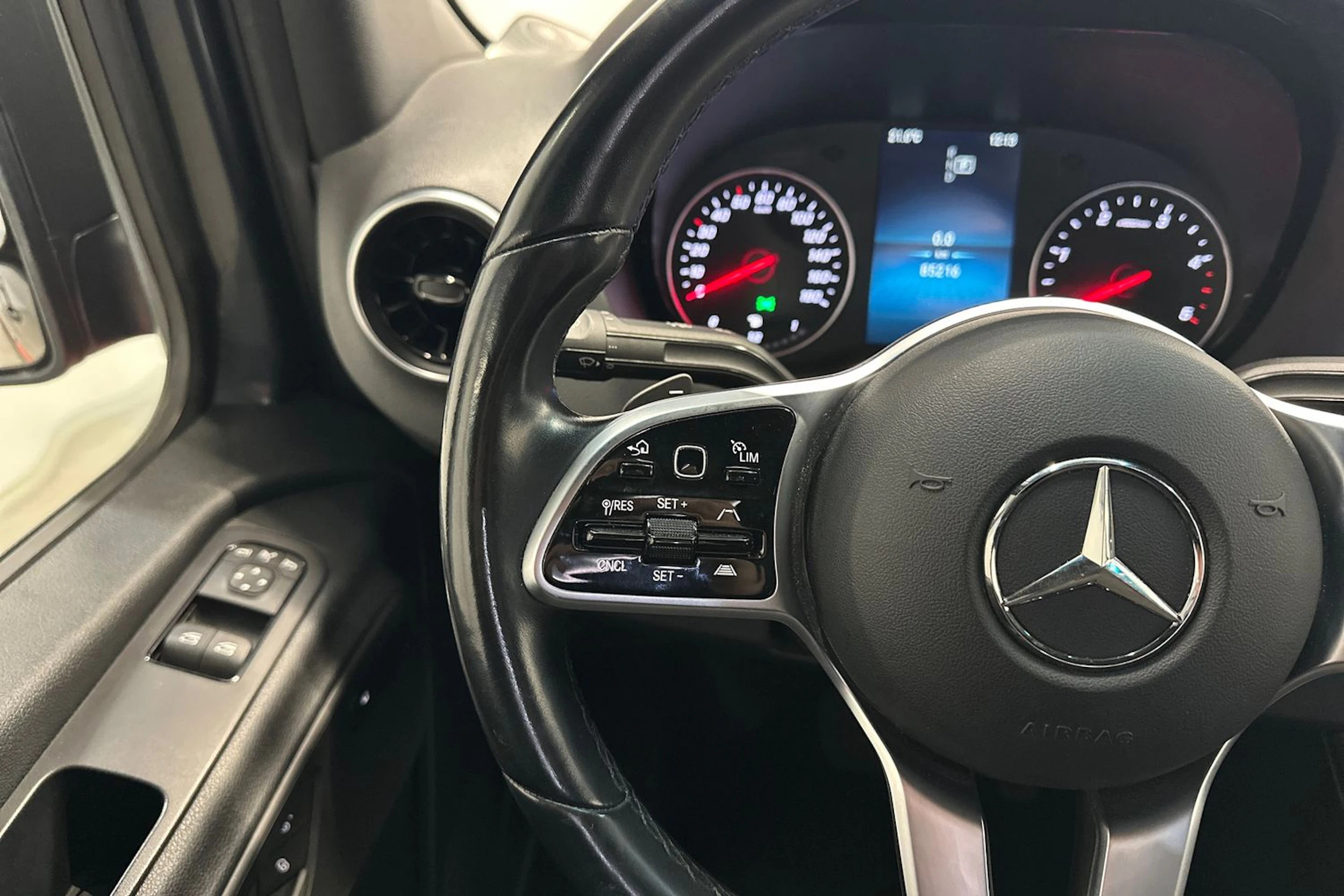 Harmaa Mercedes-Benz Sprinter 2022 kuva 11.