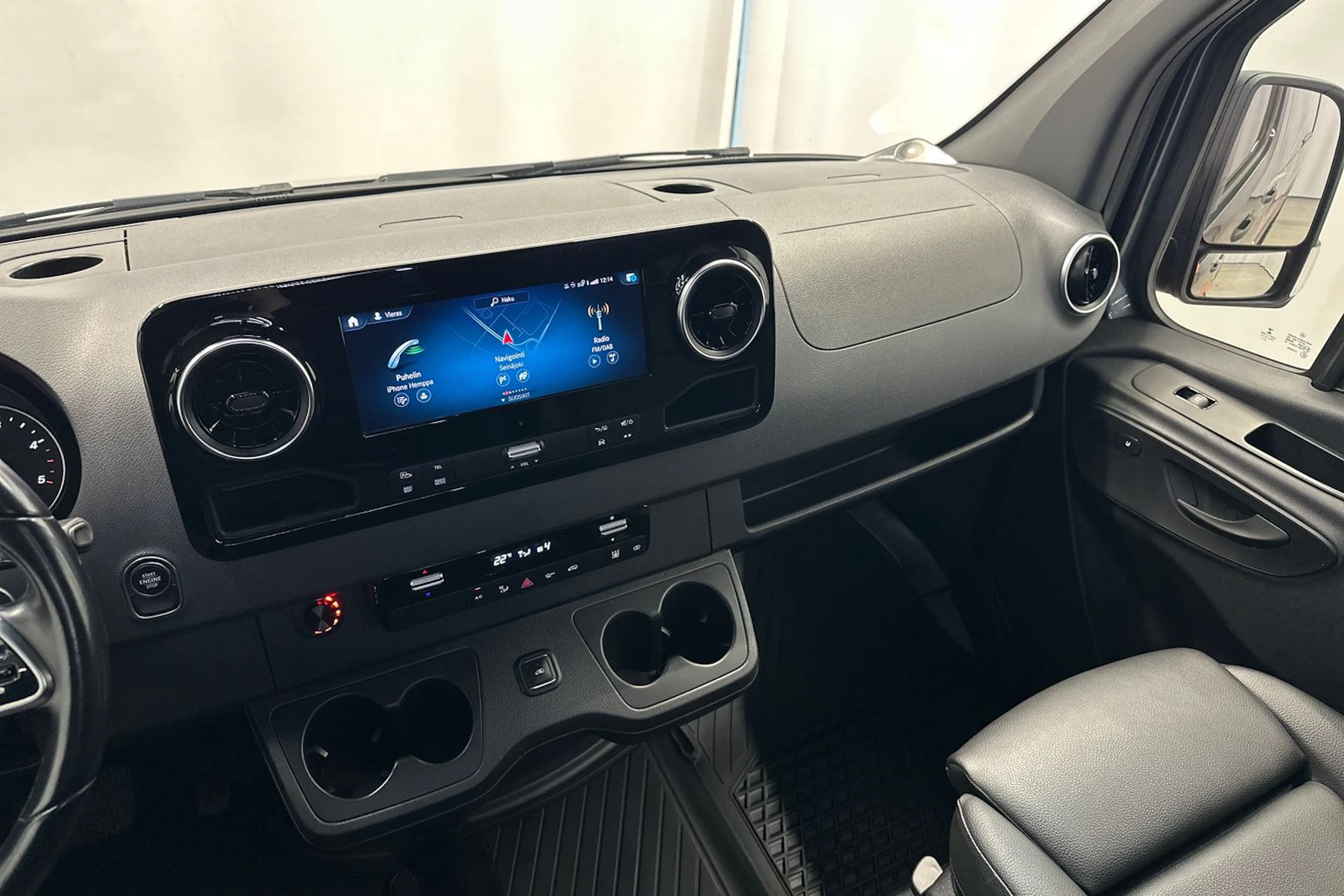 Harmaa Mercedes-Benz Sprinter 2022 kuva 15.