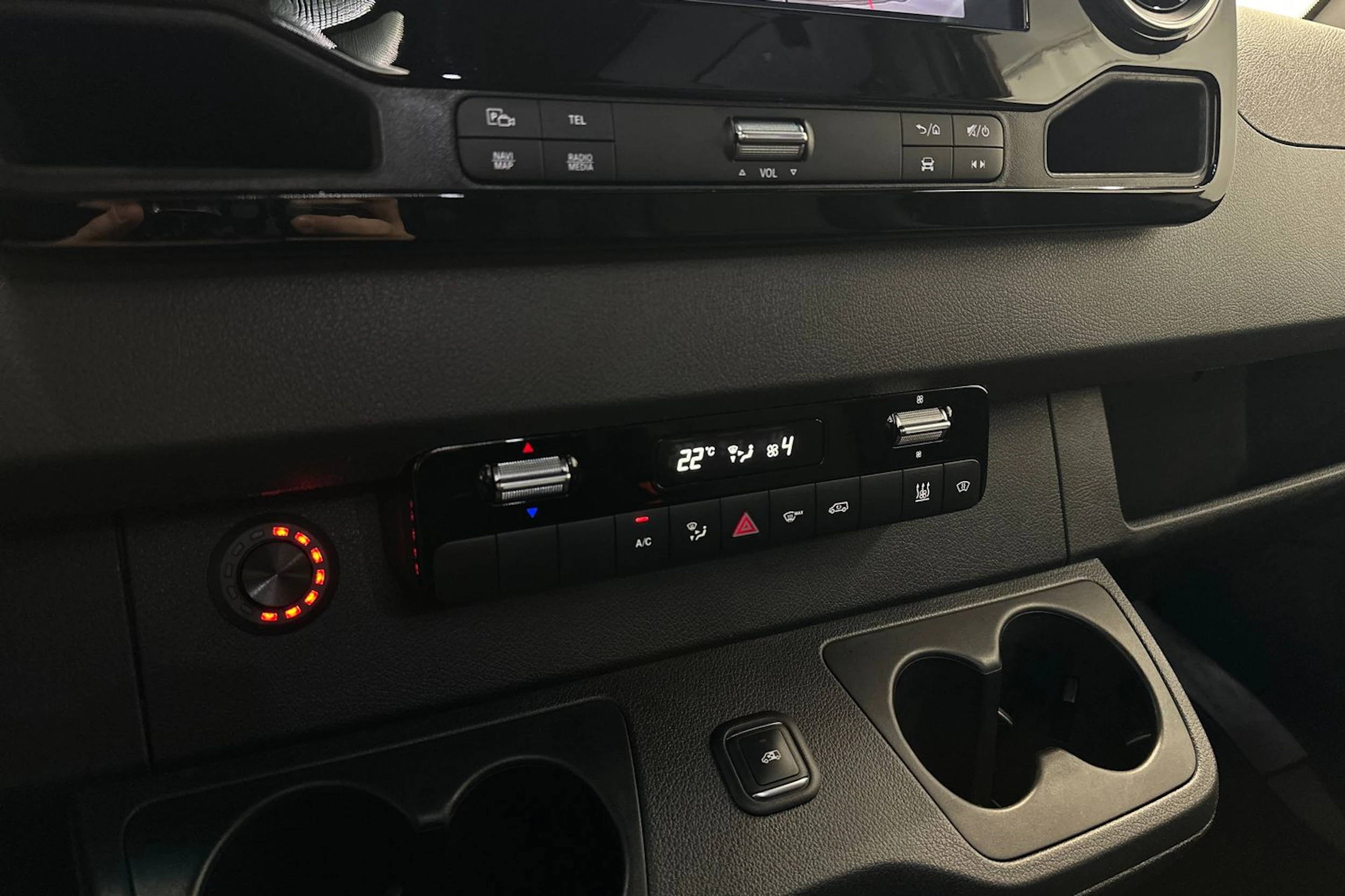 Harmaa Mercedes-Benz Sprinter 2022 kuva 23.