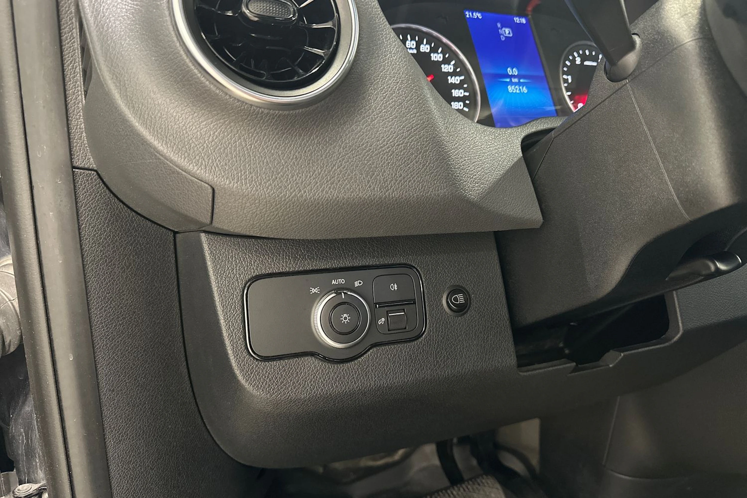 Harmaa Mercedes-Benz Sprinter 2022 kuva 24.