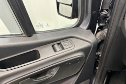 Harmaa Mercedes-Benz Sprinter 2022 kuva 25.
