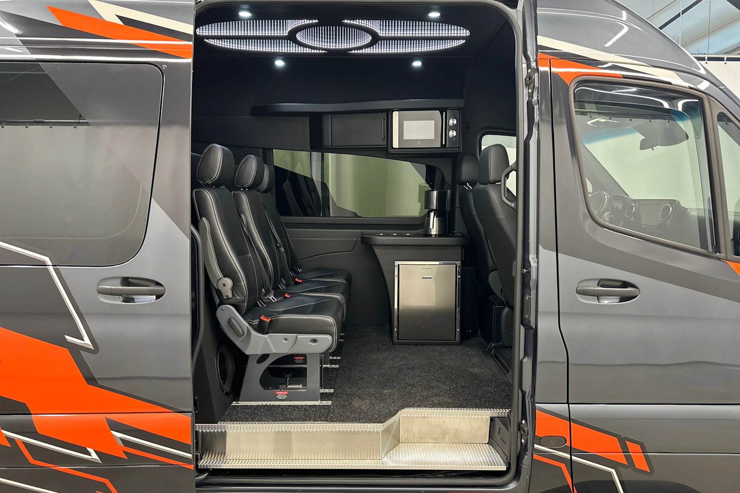 Harmaa Mercedes-Benz Sprinter 2022 kuva 27.