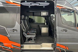 Harmaa Mercedes-Benz Sprinter 2022 kuva 27.