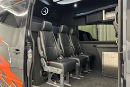 Harmaa Mercedes-Benz Sprinter 2022 kuva 28.