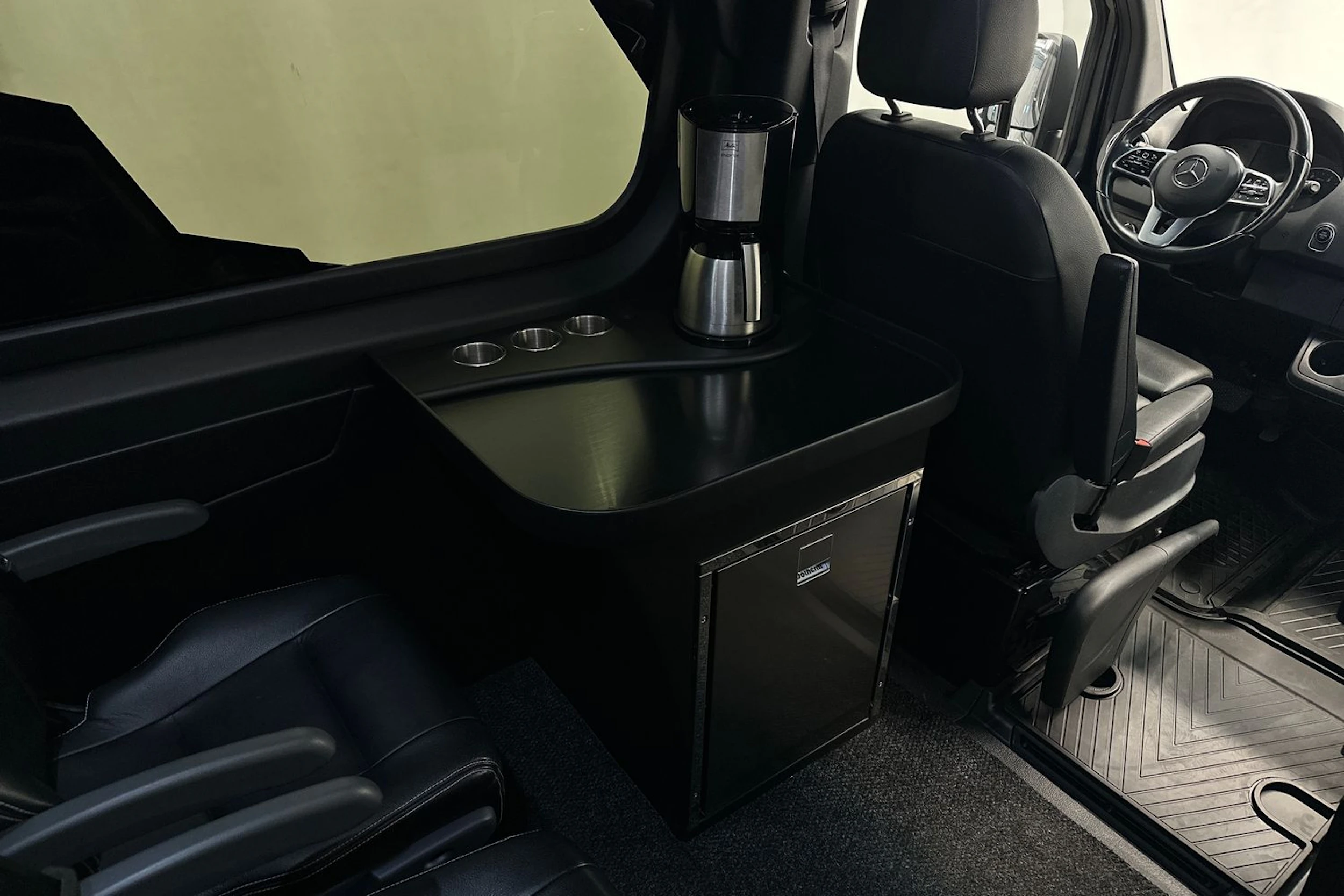 Harmaa Mercedes-Benz Sprinter 2022 kuva 32.