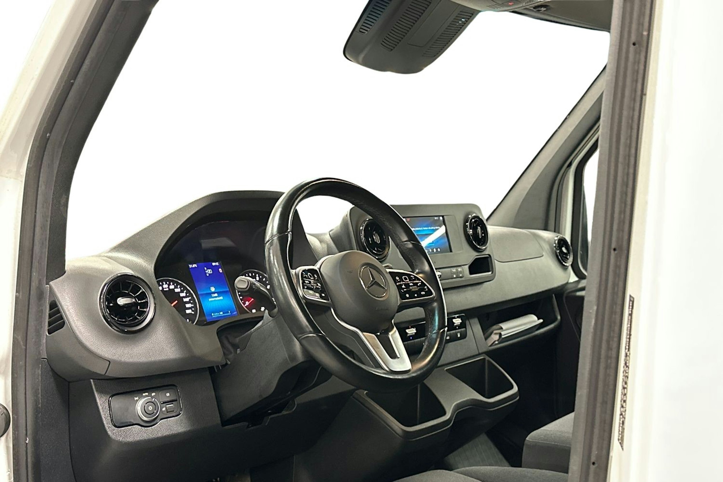 valkoinen Mercedes-Benz Sprinter 2022 kuva 7.