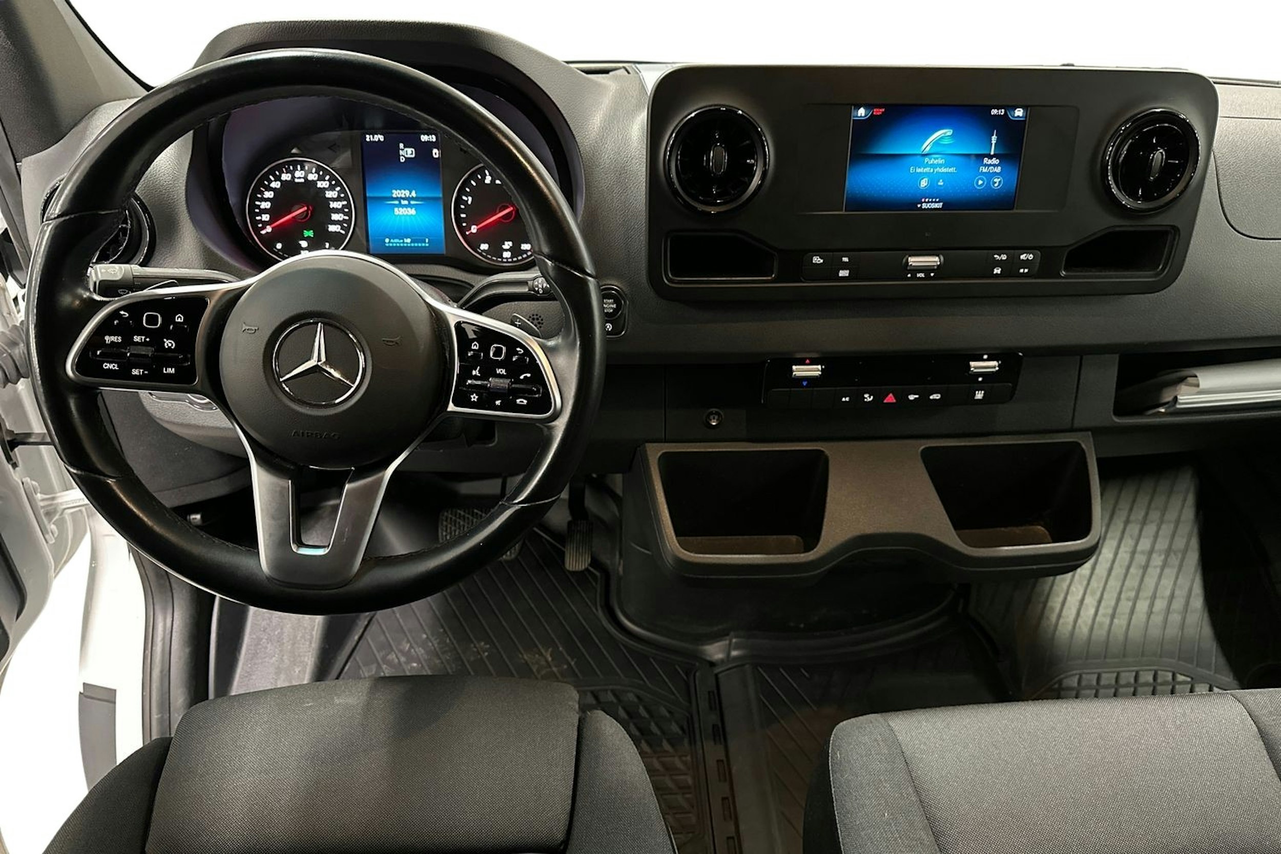 valkoinen Mercedes-Benz Sprinter 2022 kuva 9.