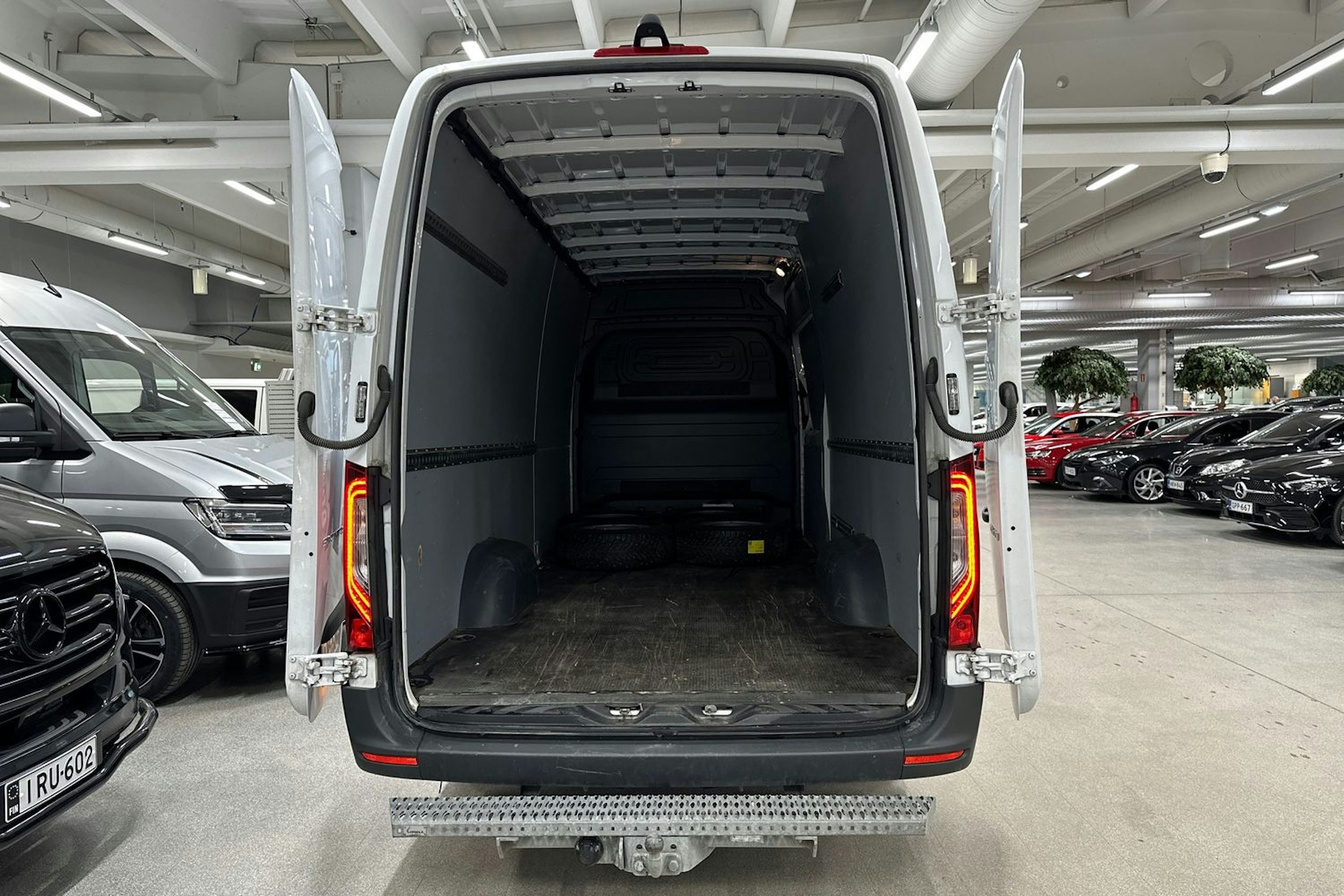 valkoinen Mercedes-Benz Sprinter 2022 kuva 14.
