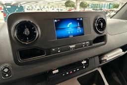 valkoinen Mercedes-Benz Sprinter 2022 kuva 20.