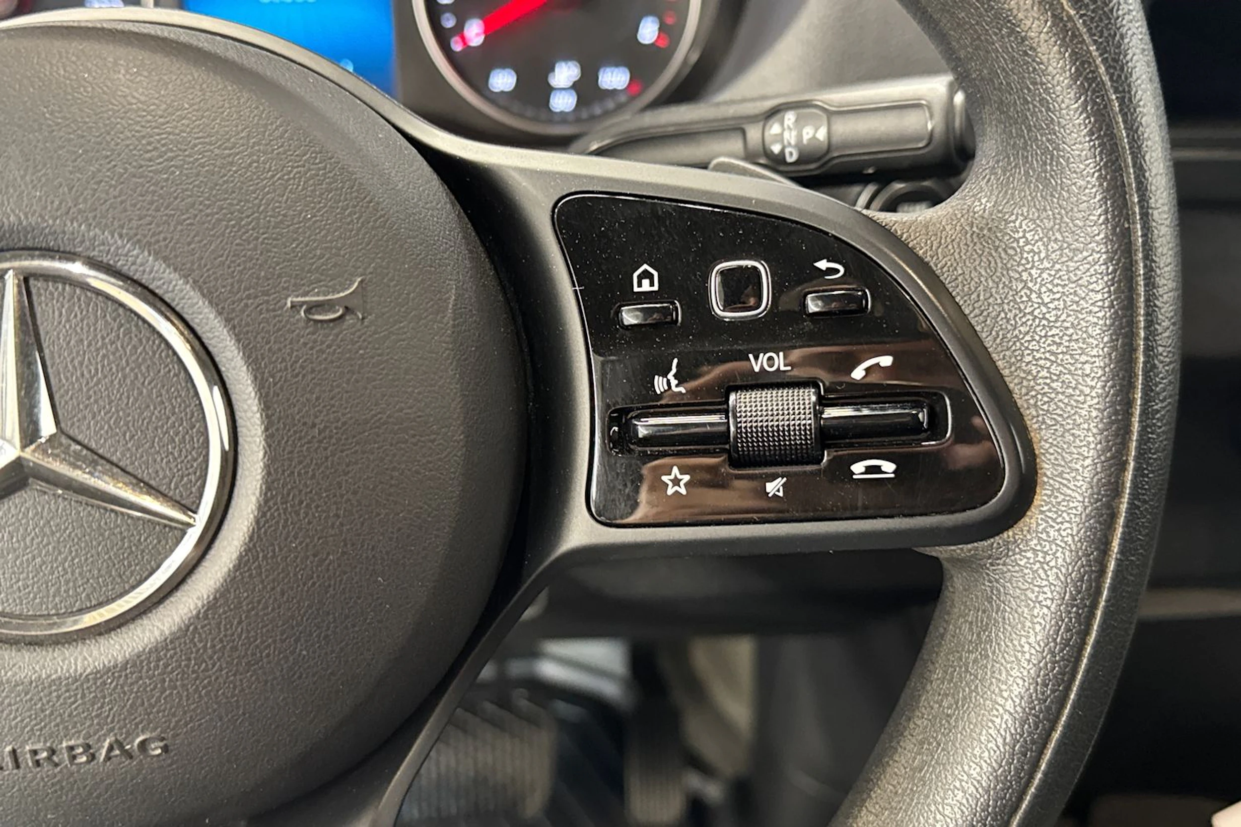 musta Mercedes-Benz Sprinter 2023 kuva 13.