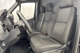 musta Mercedes-Benz Sprinter 2023 kuva 18.