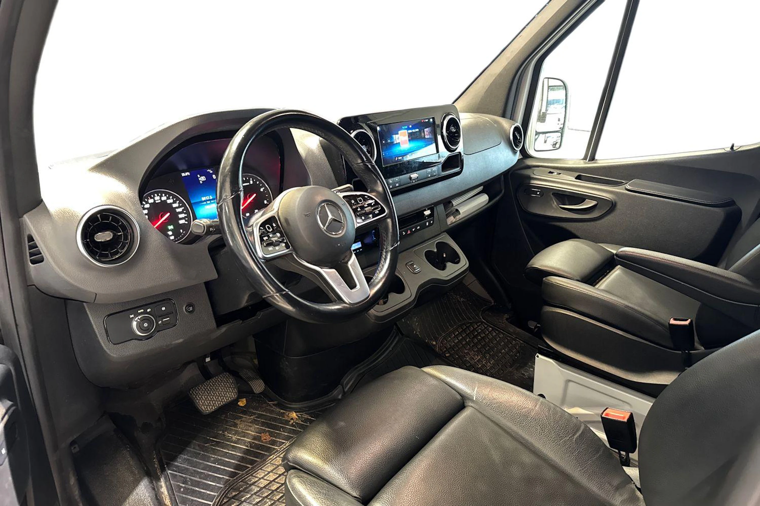 valkoinen Mercedes-Benz Sprinter 2022 kuva 3.