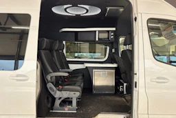 valkoinen Mercedes-Benz Sprinter 2022 kuva 5.