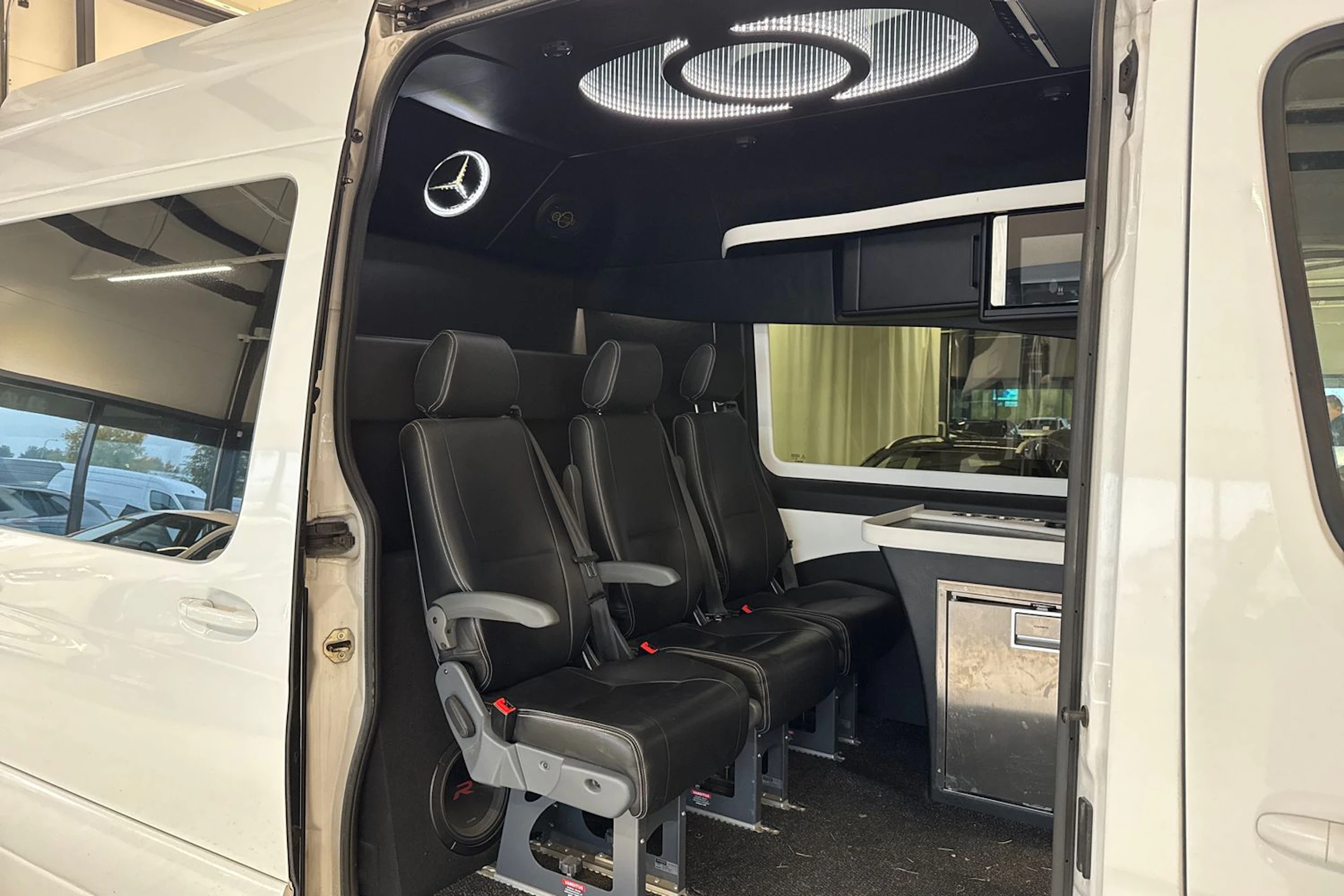 valkoinen Mercedes-Benz Sprinter 2022 kuva 6.