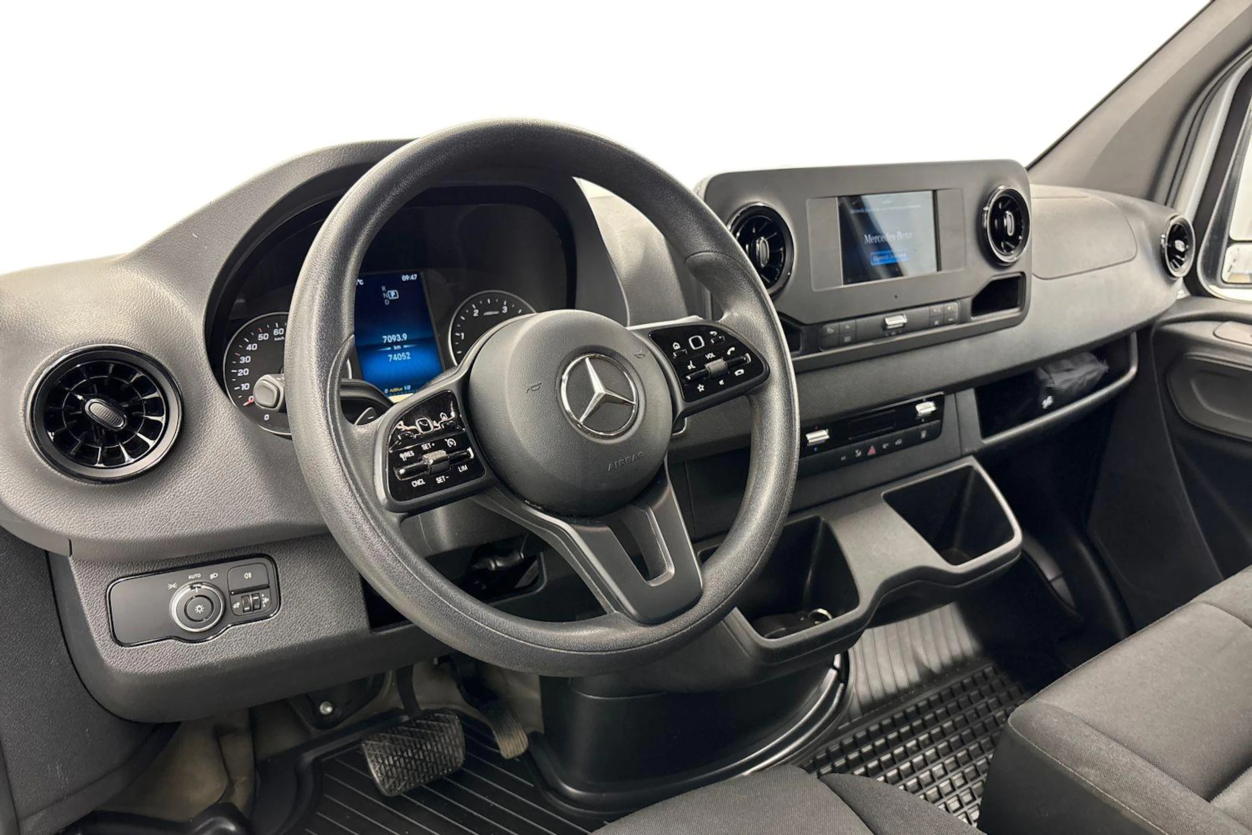 valkoinen Mercedes-Benz Sprinter 2022 kuva 9.