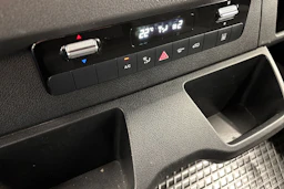 valkoinen Mercedes-Benz Sprinter 2022 kuva 24.