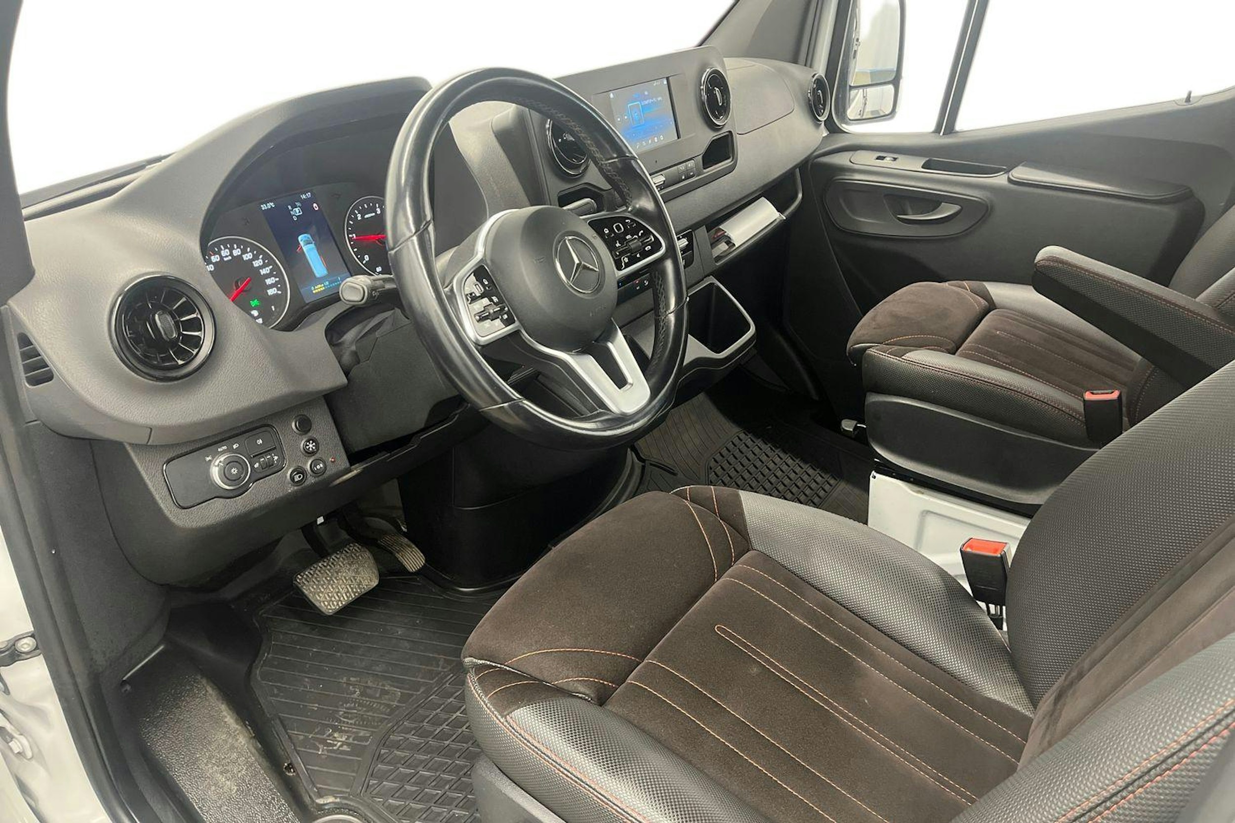 Valkoinen Mercedes-Benz Sprinter 2022 kuva 7.