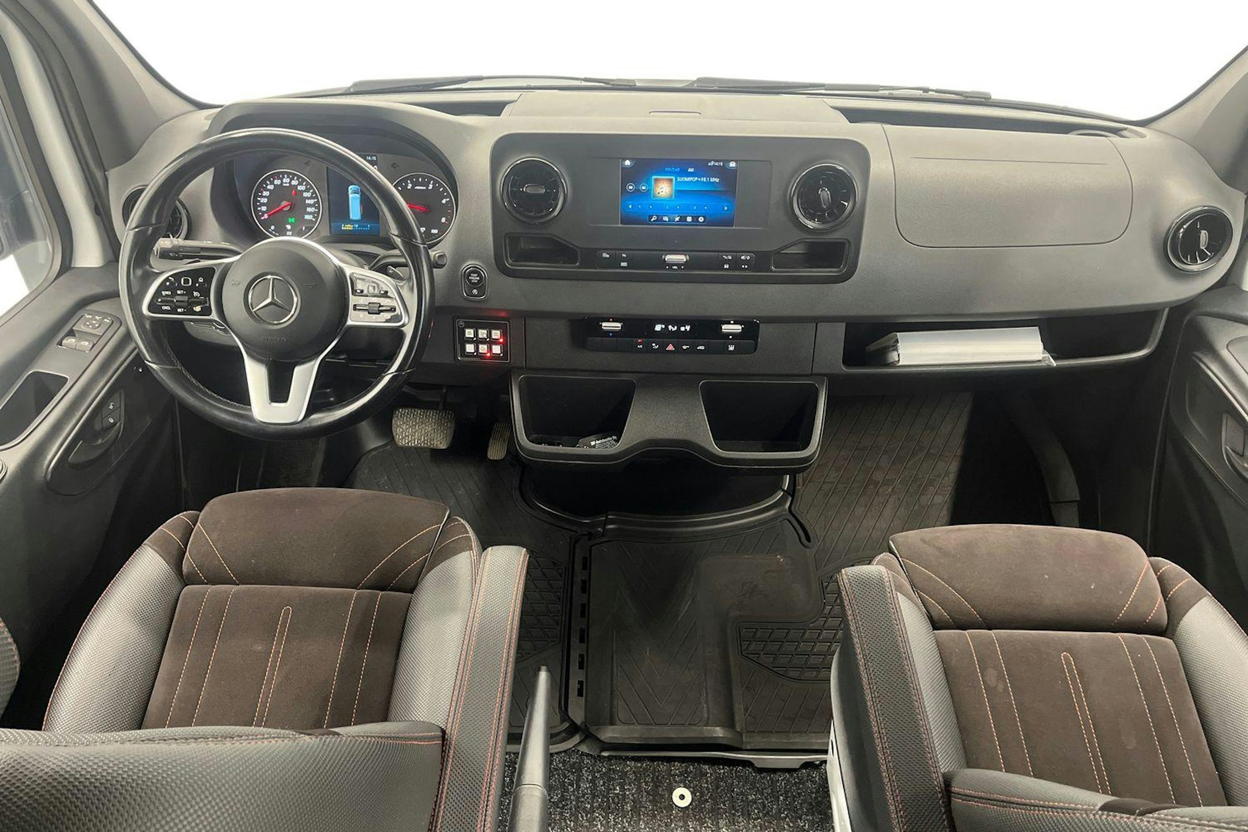 Valkoinen Mercedes-Benz Sprinter 2022 kuva 9.