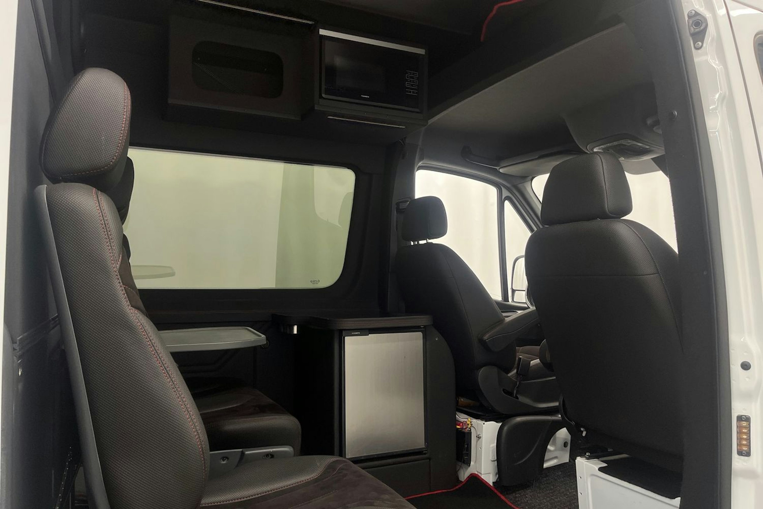 Valkoinen Mercedes-Benz Sprinter 2022 kuva 18.