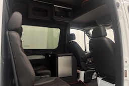 Valkoinen Mercedes-Benz Sprinter 2022 kuva 18.