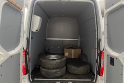 Valkoinen Mercedes-Benz Sprinter 2022 kuva 27.