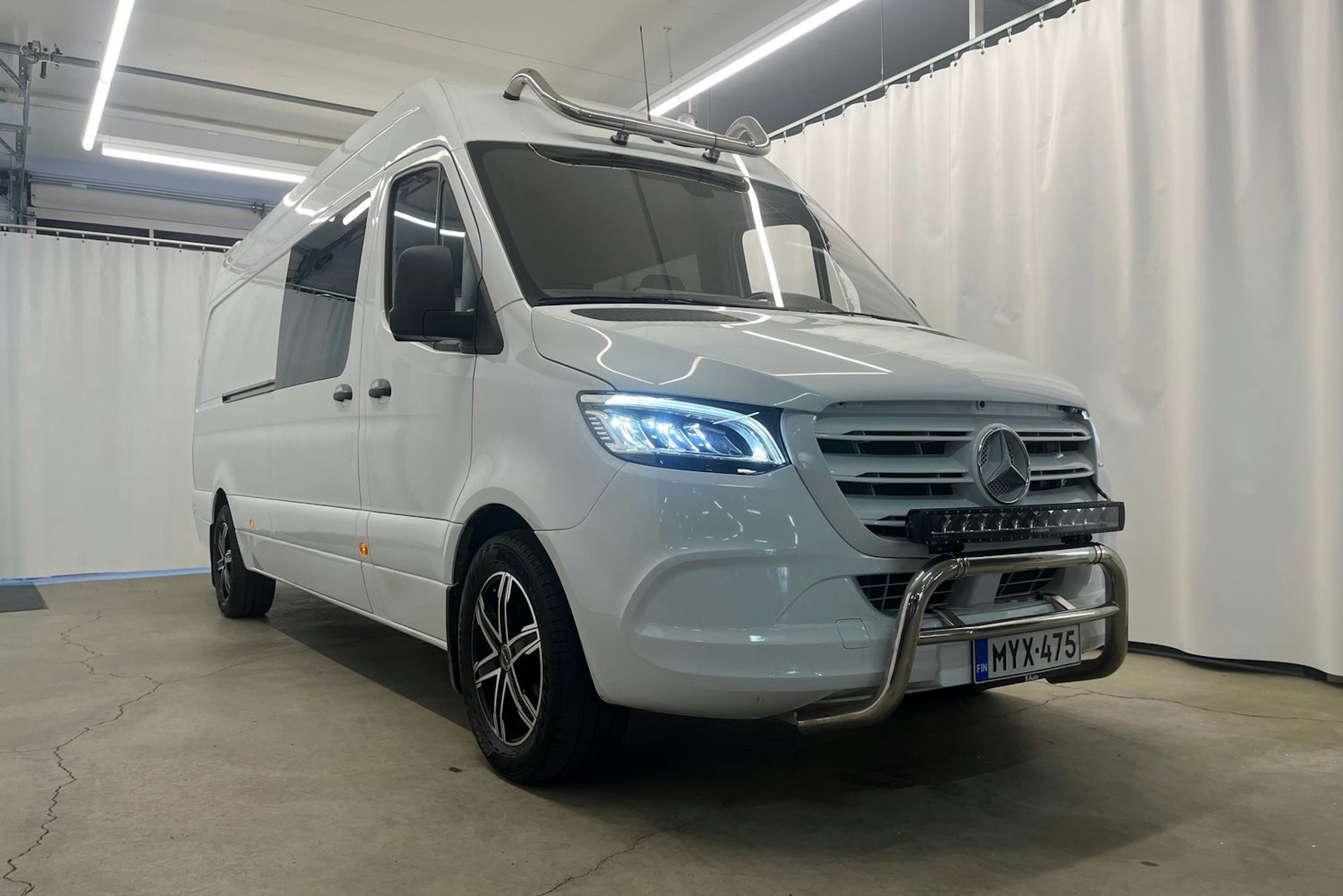 Valkoinen Mercedes-Benz Sprinter 2022 kuva 29.