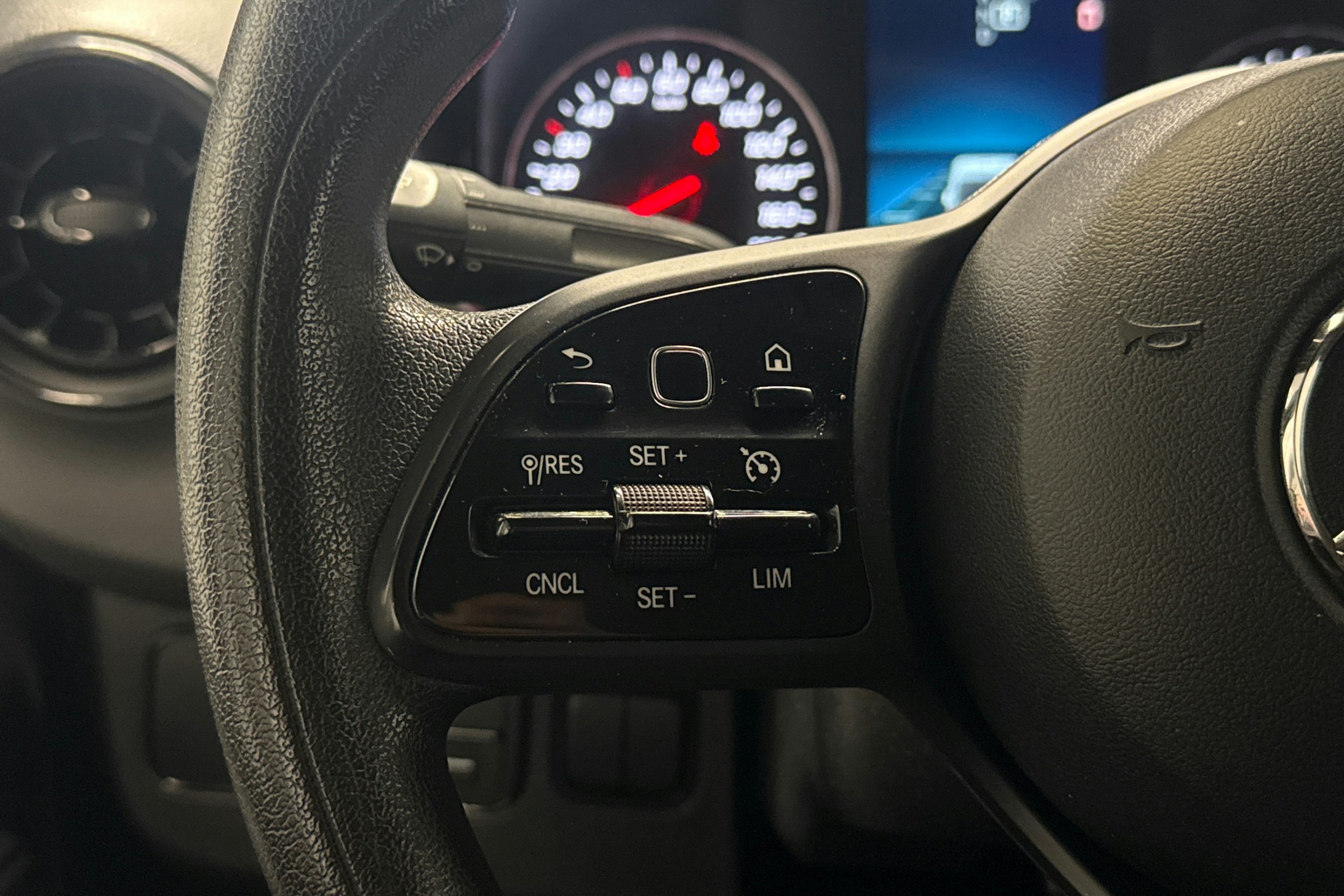 musta Mercedes-Benz Sprinter 2022 kuva 15.