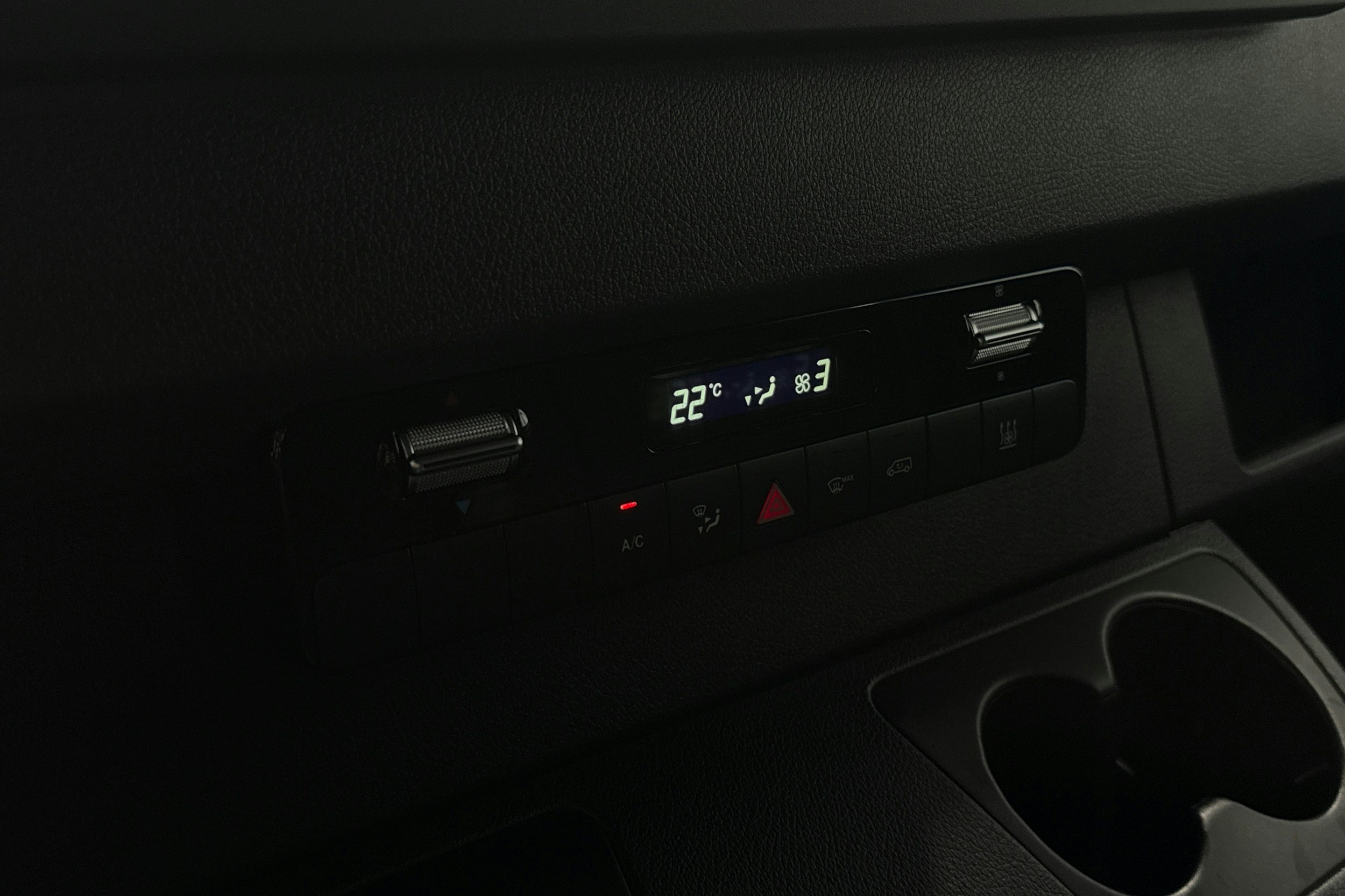 musta Mercedes-Benz Sprinter 2022 kuva 20.