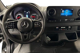 musta Mercedes-Benz Sprinter 2022 kuva 7.
