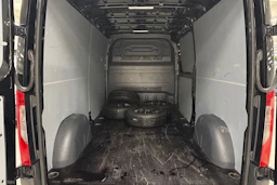 musta Mercedes-Benz Sprinter 2022 kuva 11.