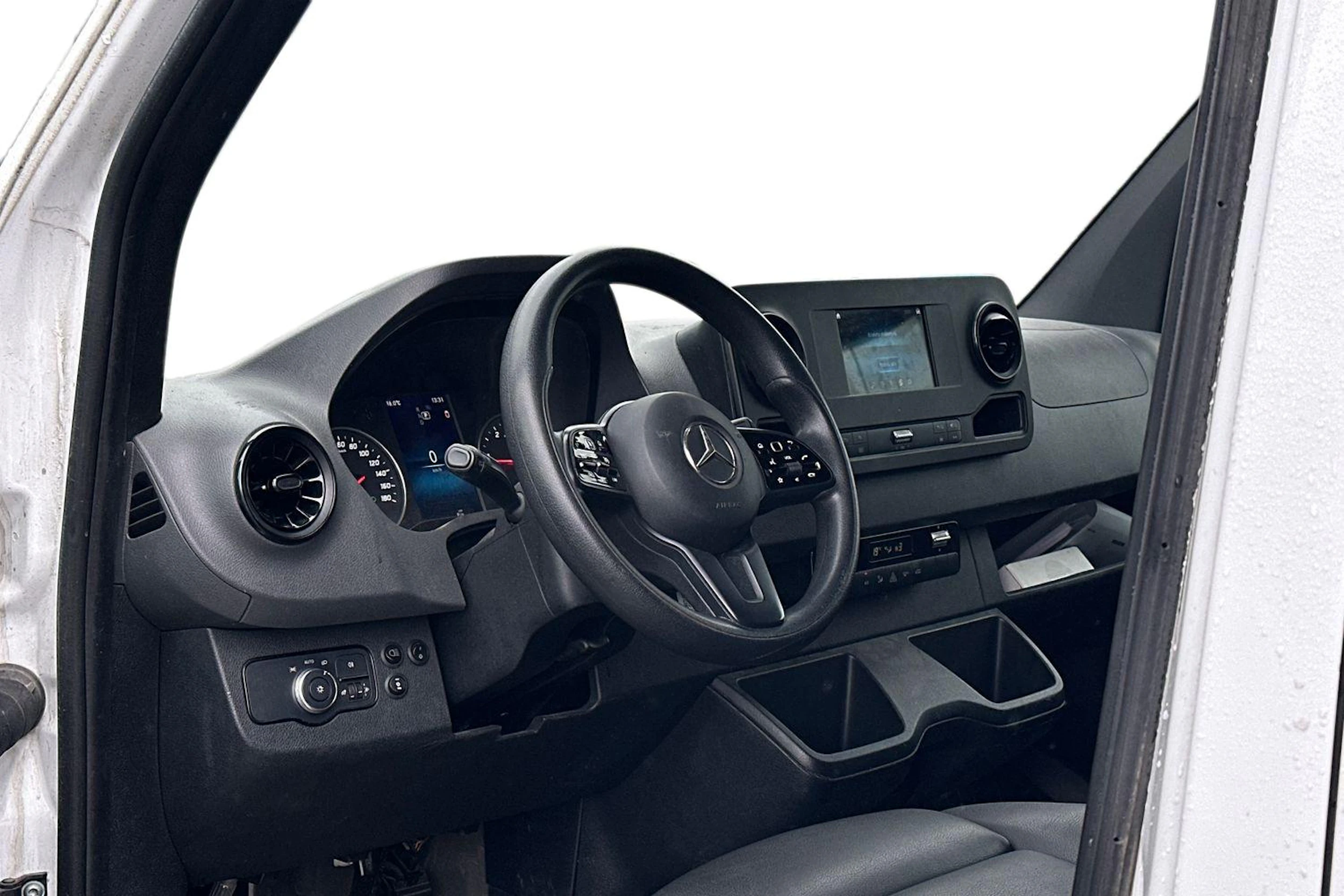 valkoinen Mercedes-Benz Sprinter 2022 kuva 3.