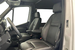 valkoinen Mercedes-Benz Sprinter 2022 kuva 8.