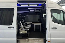 valkoinen Mercedes-Benz Sprinter 2022 kuva 9.