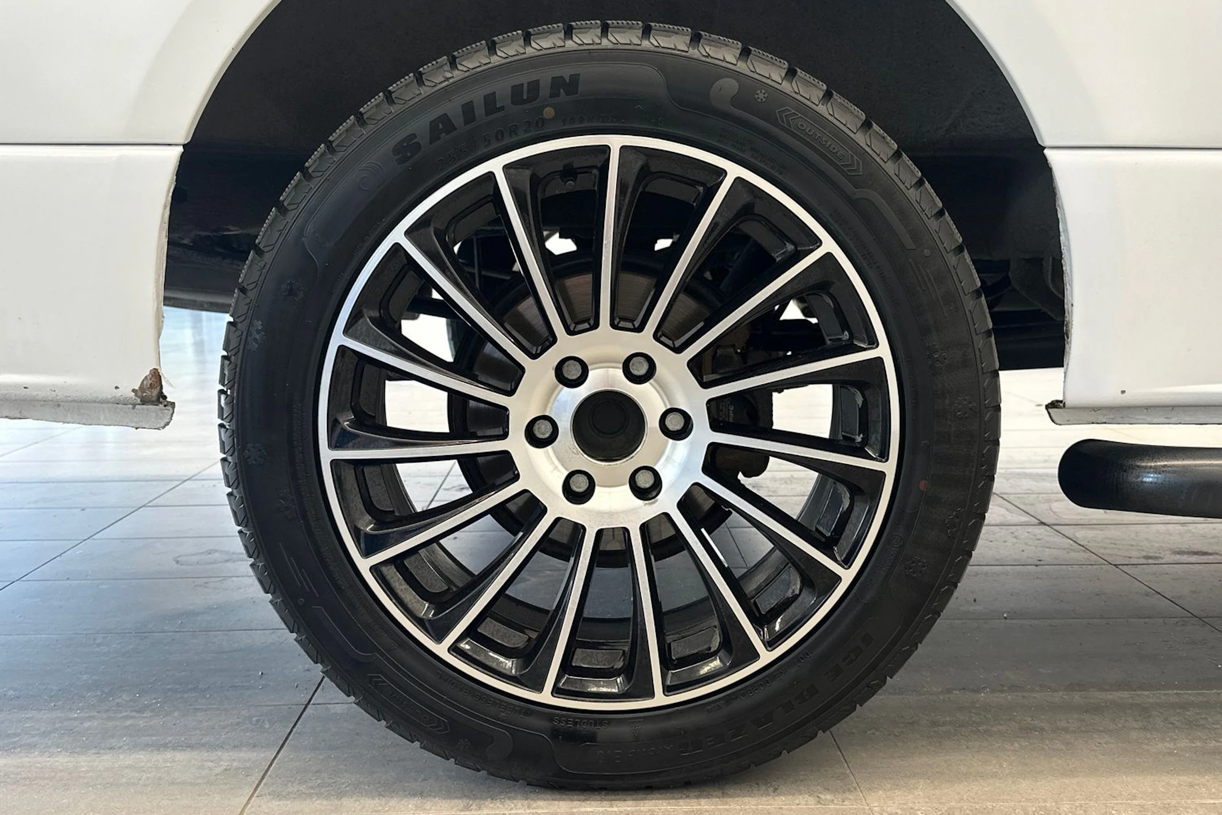 valkoinen Mercedes-Benz Sprinter 2022 kuva 15.